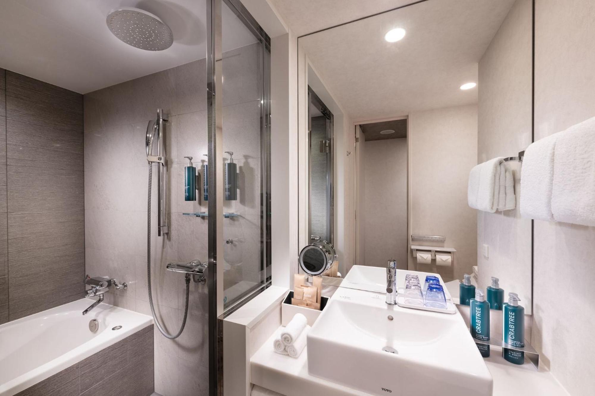 Doubletree By Hilton Tokyo Ariake Hotel Exterior foto