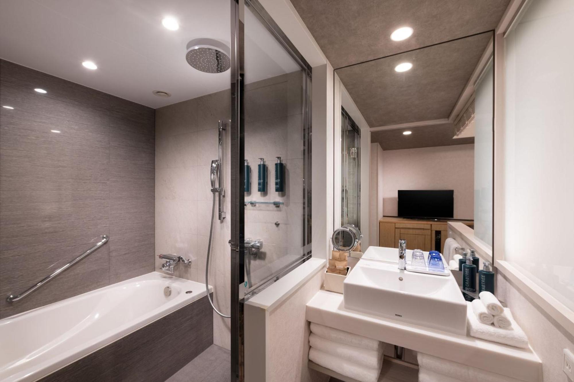 Doubletree By Hilton Tokyo Ariake Hotel Exterior foto
